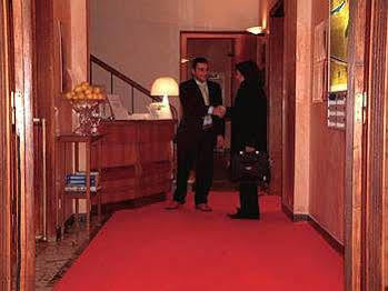 Hotel Moderno Rimini Kültér fotó